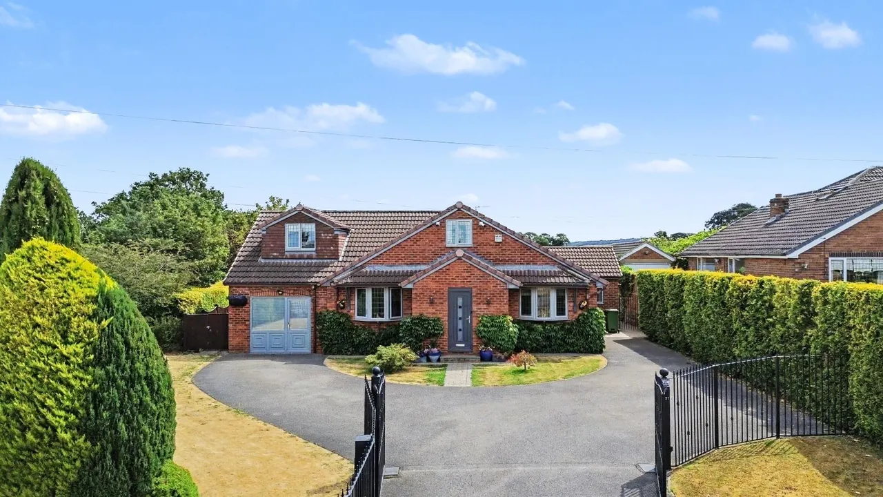 4 bed house for sale, Blacker Lane, Netherton, WF4