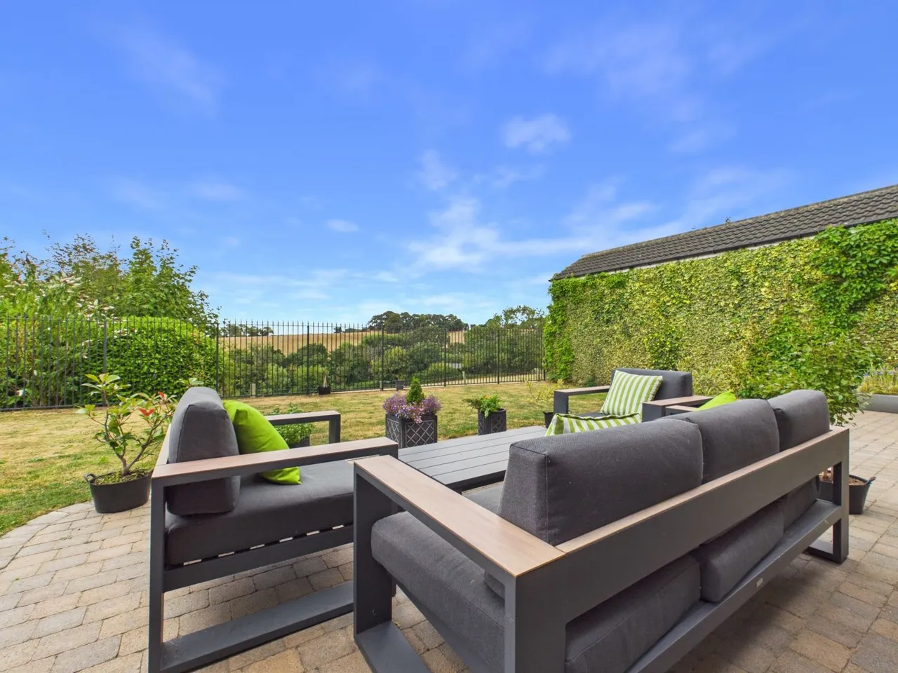 Blacker Lane, Netherton, WF4, photo 24