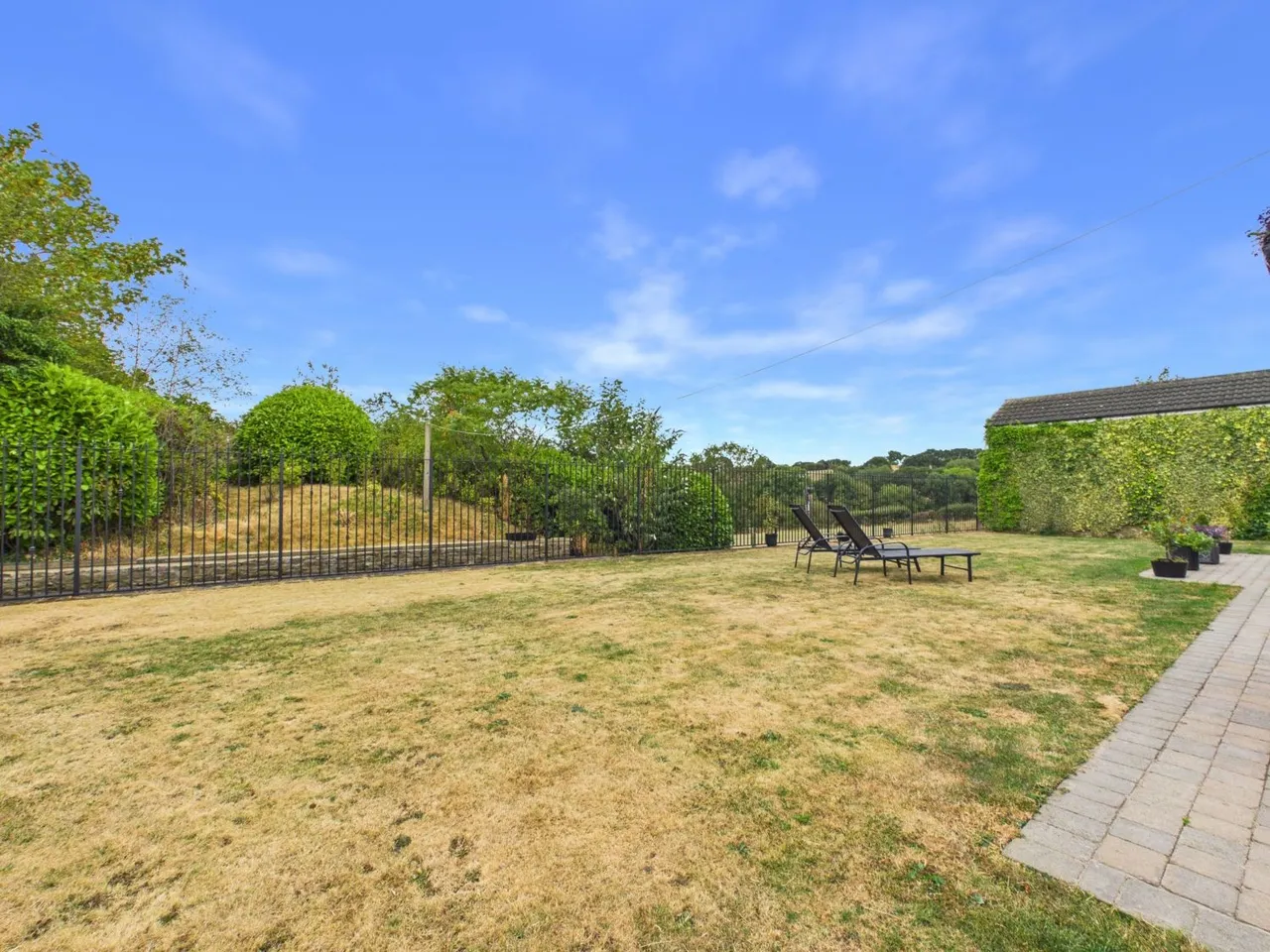 Blacker Lane, Netherton, WF4, photo 25