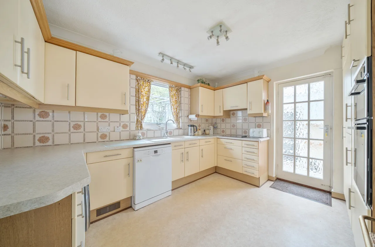 Derek Road, North Lancing, BN15, photo 5
