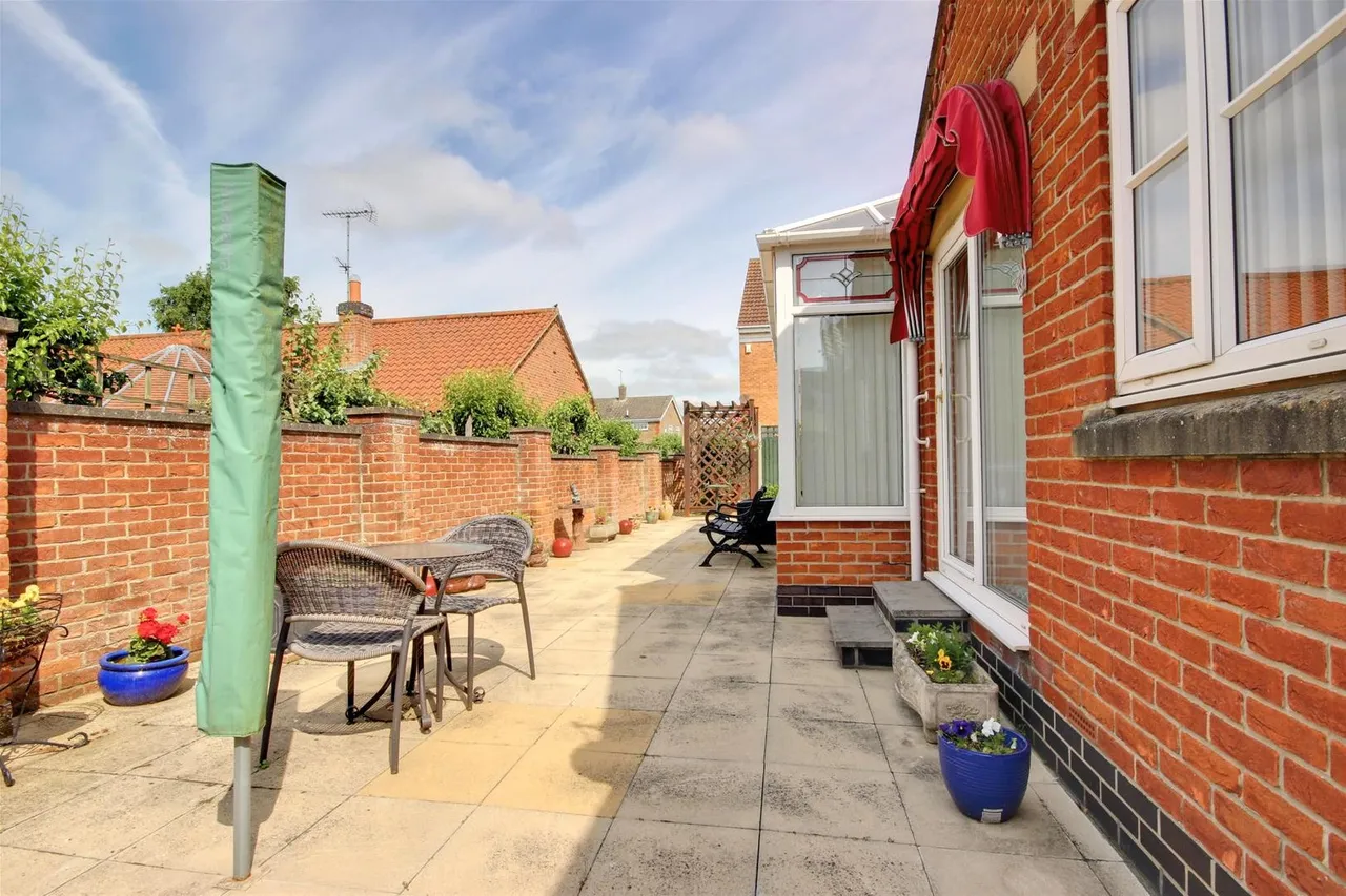 Northfield Close, South Cave, Brough, photo 26
