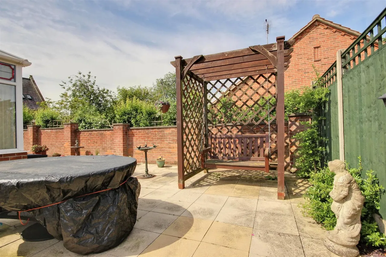 Northfield Close, South Cave, Brough, photo 31