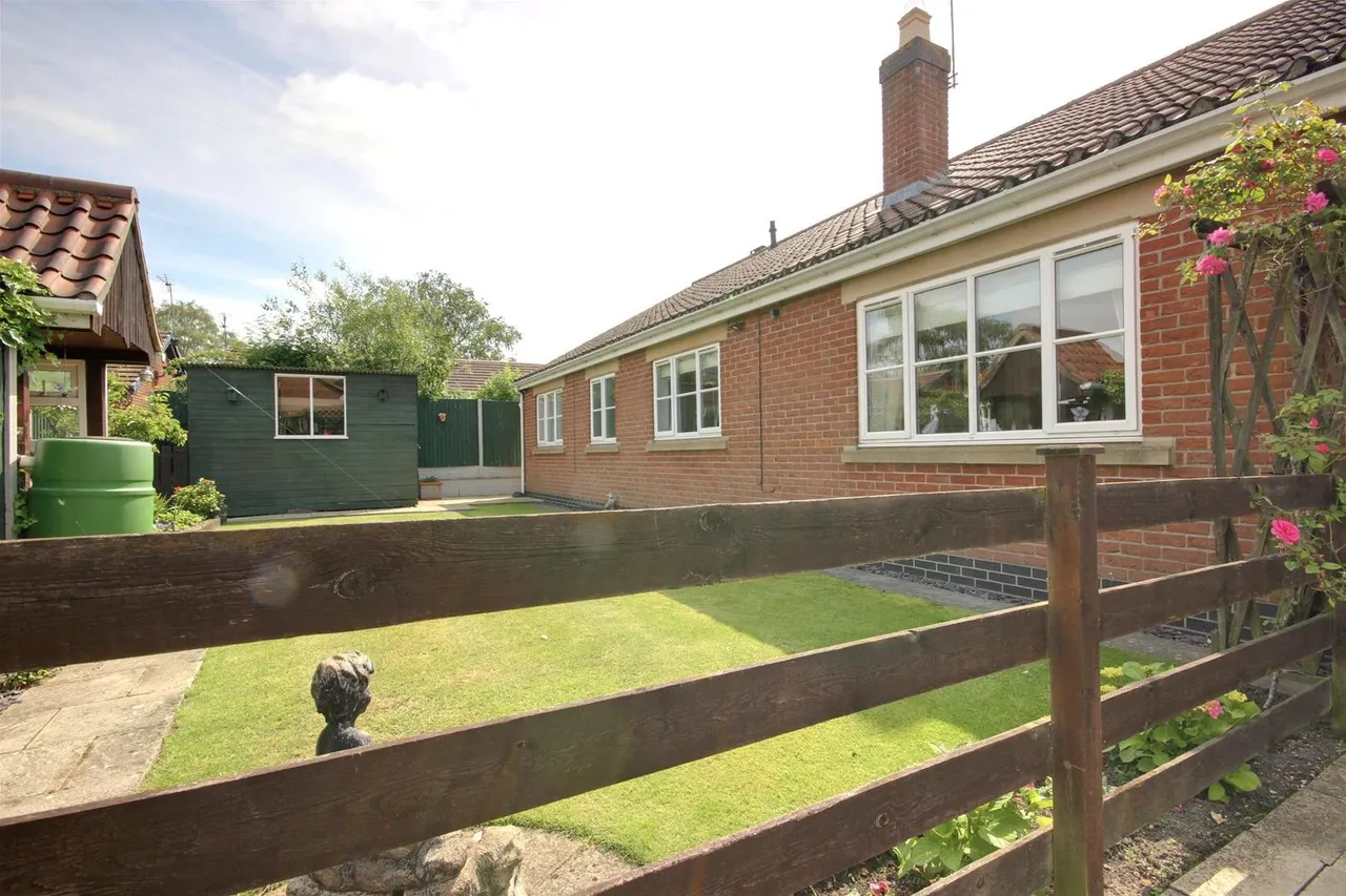 Northfield Close, South Cave, Brough, photo 28