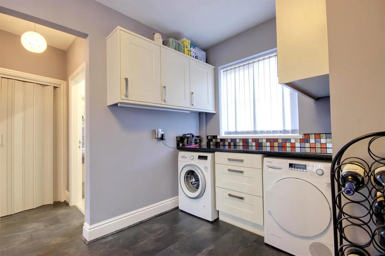 Northfield Close, South Cave, Brough, photo 11
