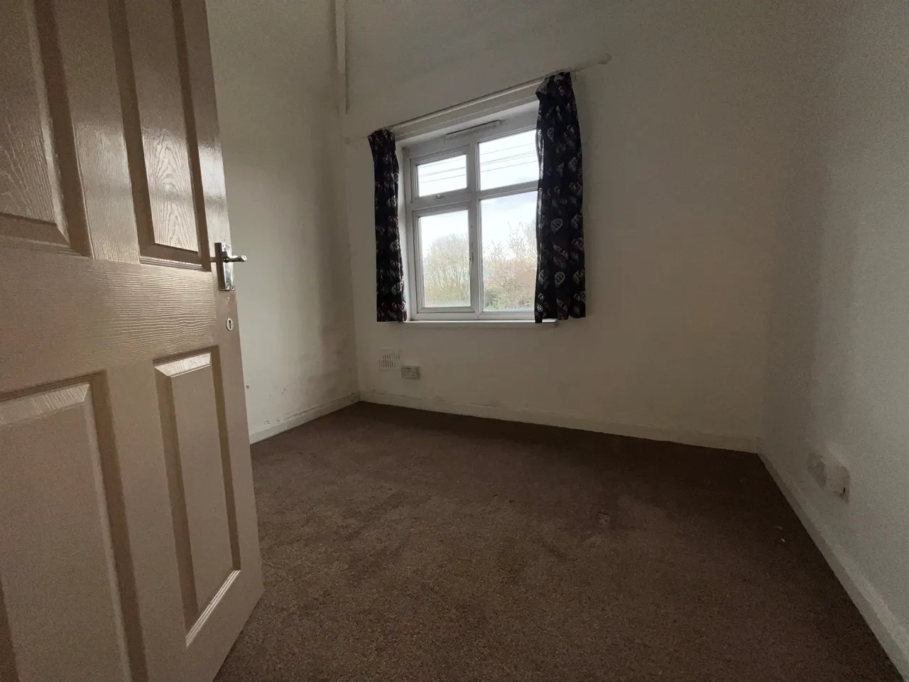 Birchfield Lane, Oldbury, B69, photo 9