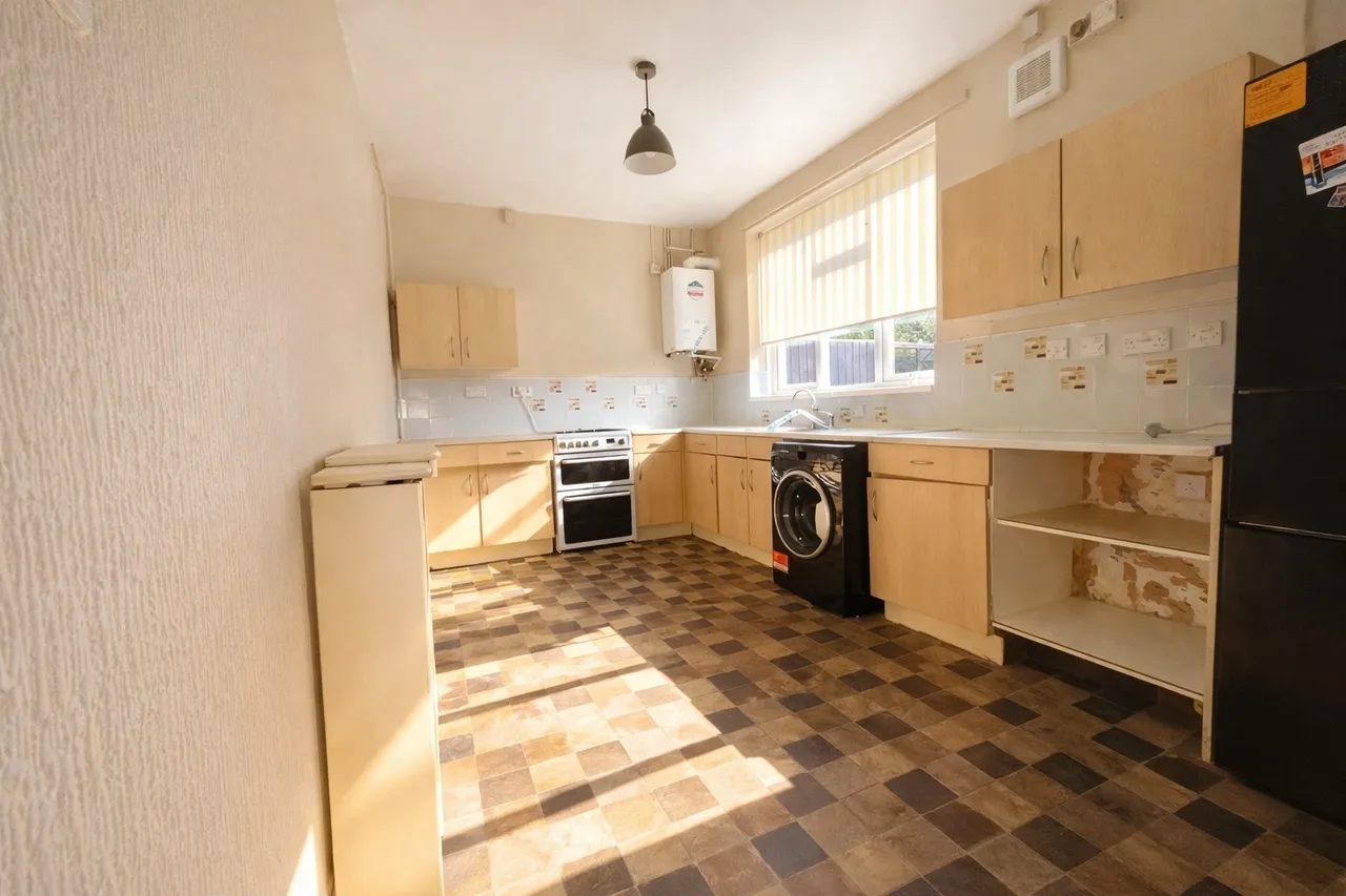 Birchfield Lane, Oldbury, B69, photo 4