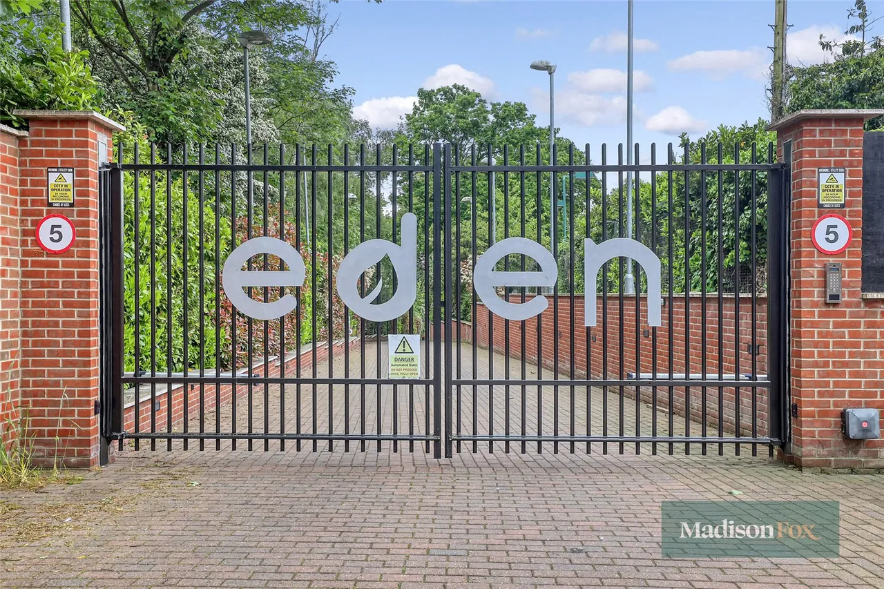 Eden Lodges, Chigwell, IG7, photo 20