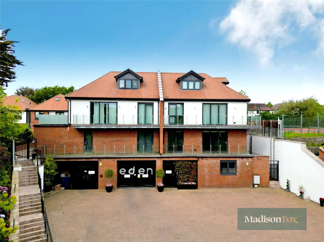 2 bed flat to rent, Eden Lodges, Chigwell, IG7