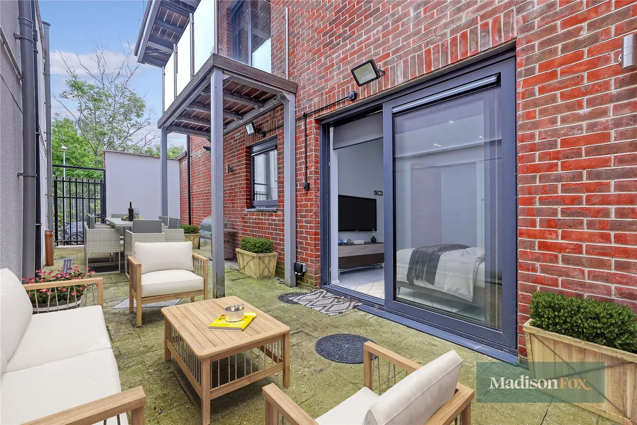 Eden Lodges, Chigwell, IG7, photo 13