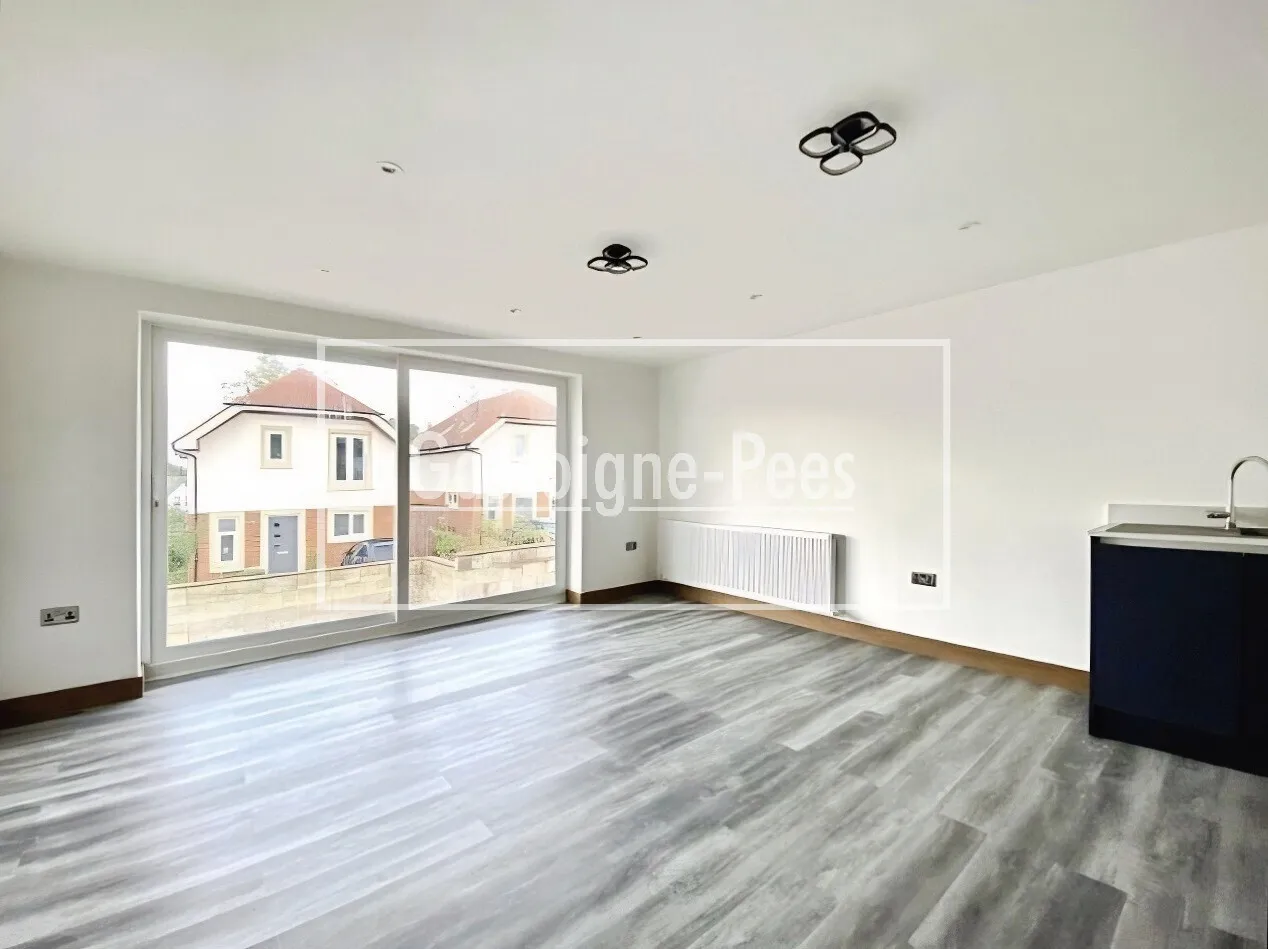York Road, Camberley, GU15, photo 3