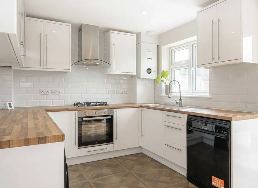 Waverley Avenue, Twickenham, TW2, photo 2