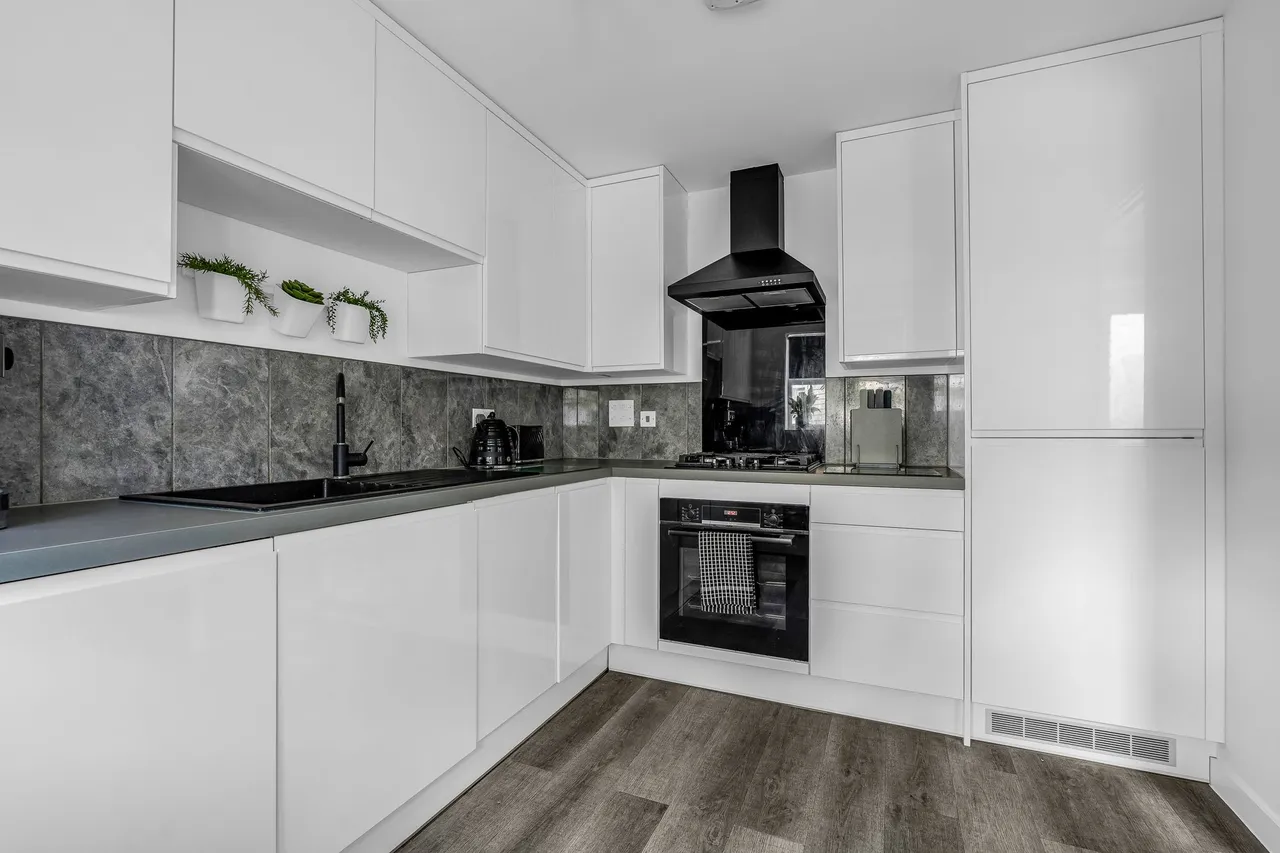 Plaxton Way, Ware, SG12 7FB, photo 2