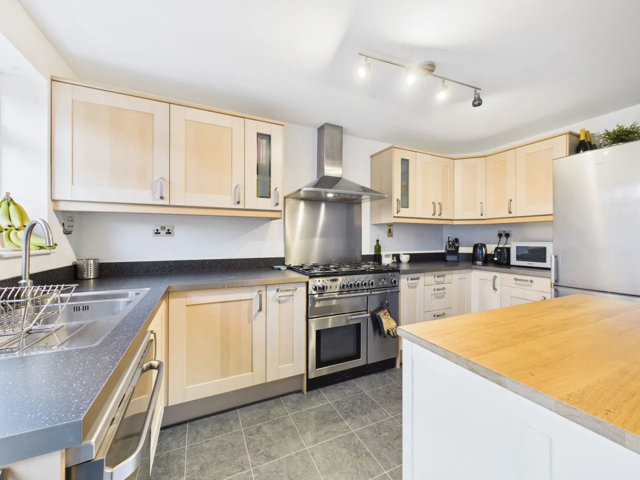Burnleys Drive, Methley, LS26, photo 9