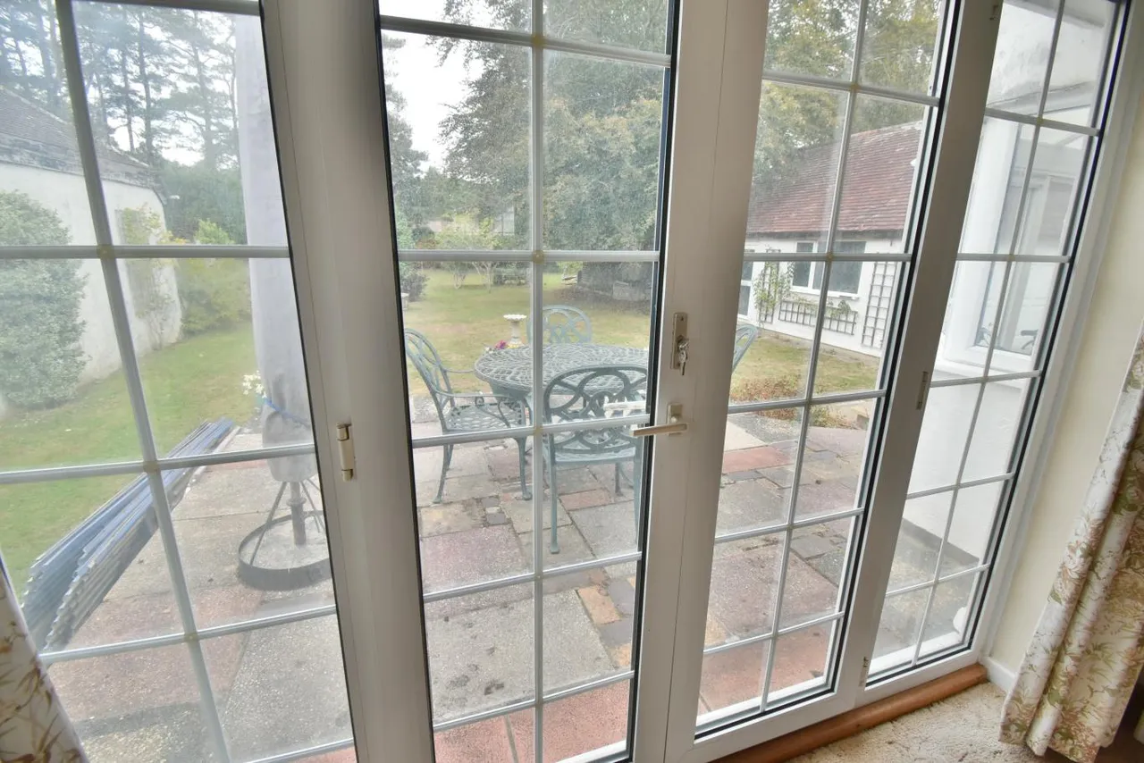 Greenwood Avenue, BH22, photo 9
