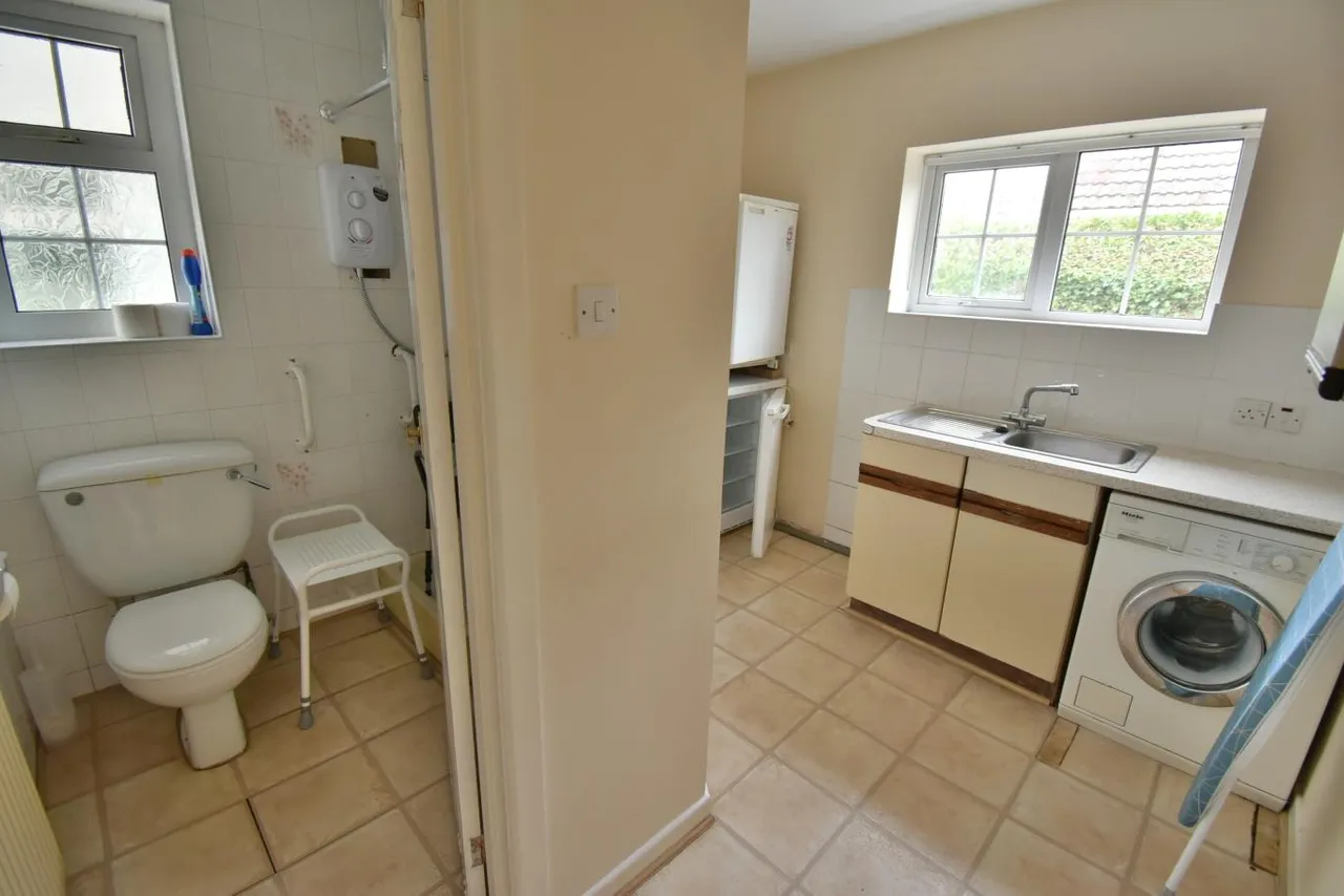 Greenwood Avenue, BH22, photo 13