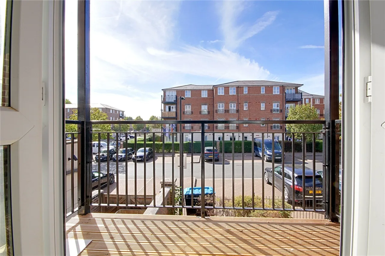Gareth Drive, London, photo 2