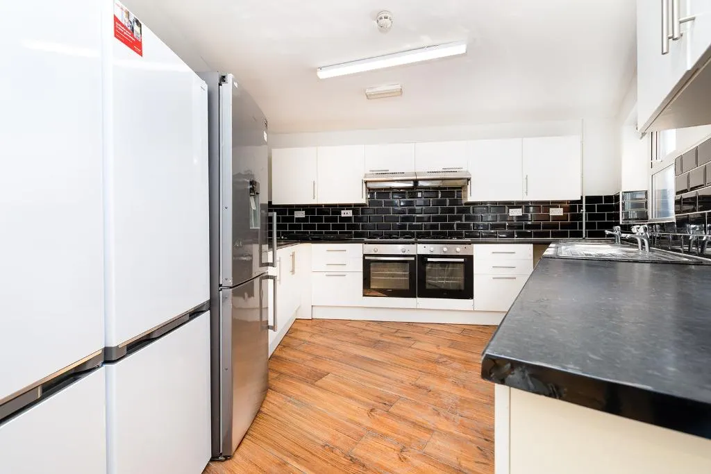 6 bed house to rent, Radford Road, Radford, NG7