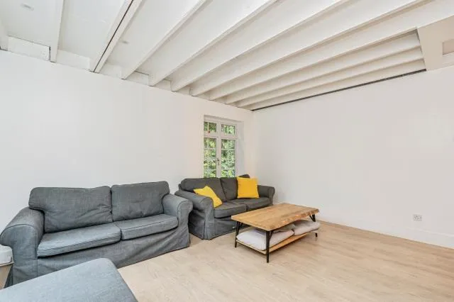 Ivy Drive, Lightwater, GU18, photo 6