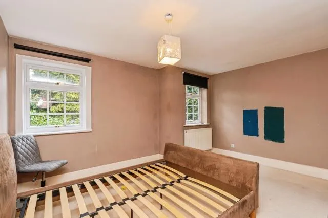 Ivy Drive, Lightwater, GU18, photo 14