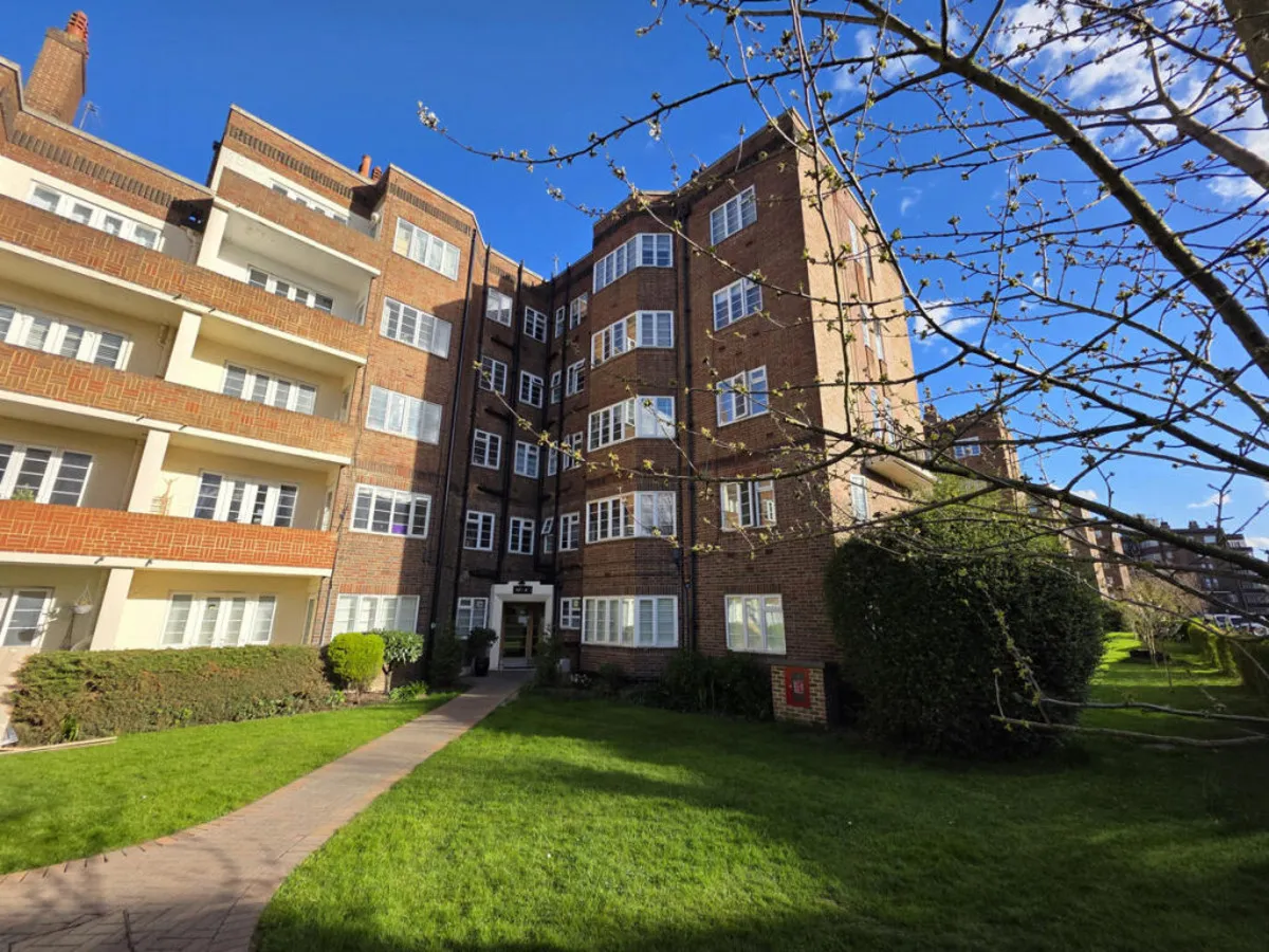 2 bed flat to rent, London, W4