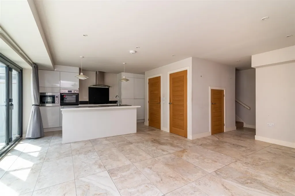 Foxhill Road, Burton Joyce, photo 3