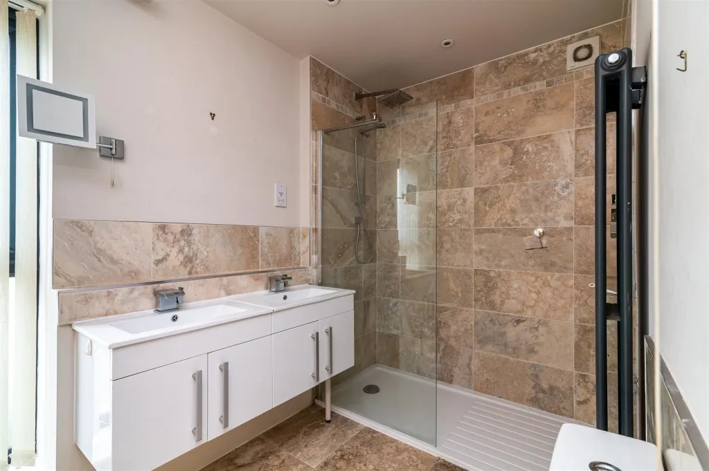 Foxhill Road, Burton Joyce, photo 14