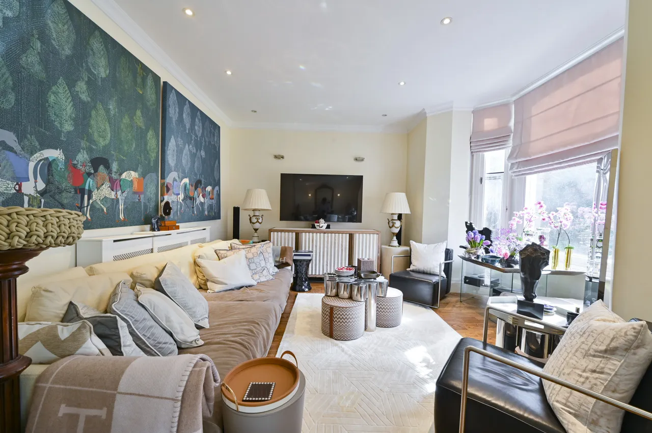 3 bed flat for sale — 3 Abbey Court, Abbey Road, London