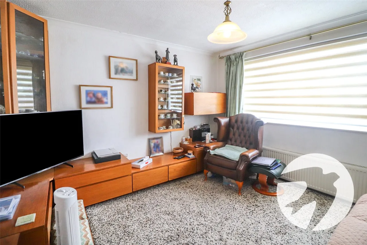 Silver Spring Close, DA8, photo 4