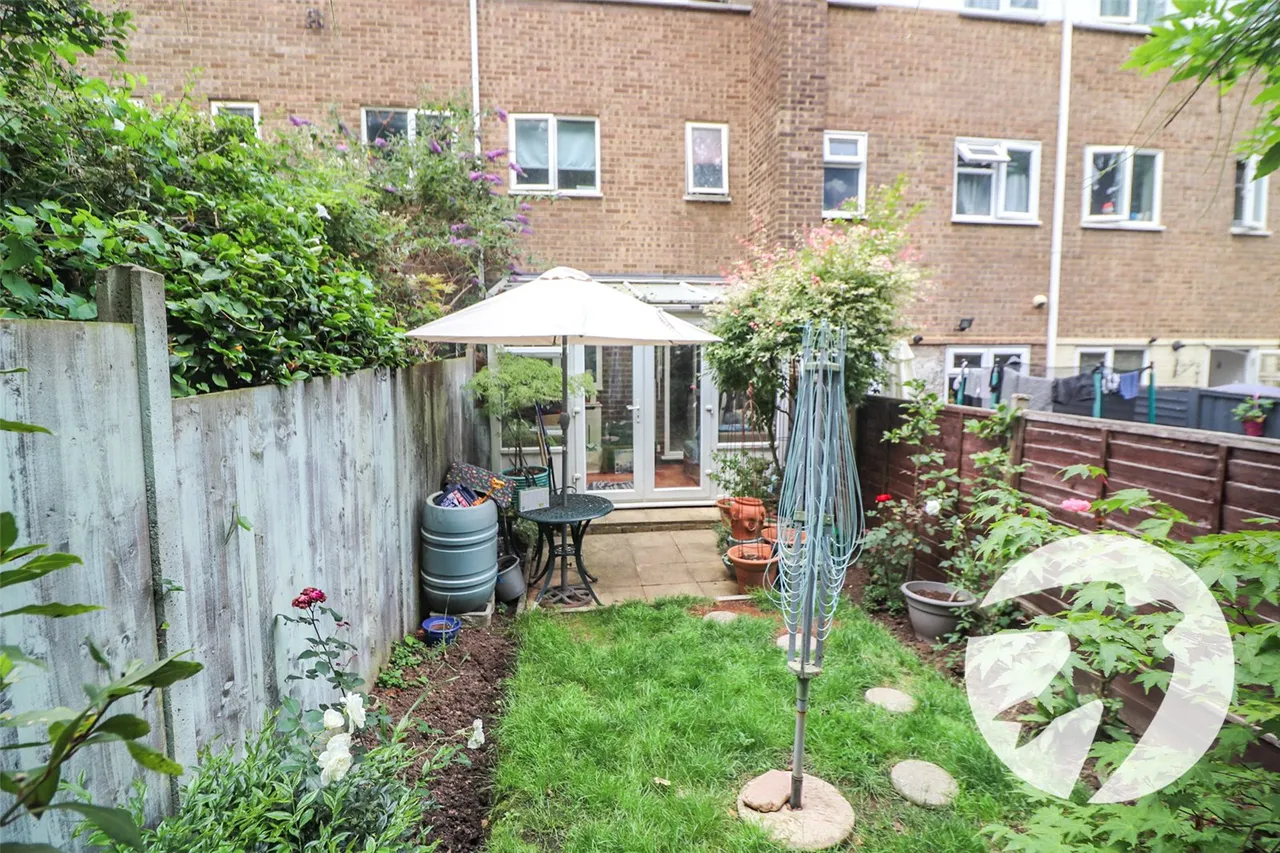 Silver Spring Close, DA8, photo 14