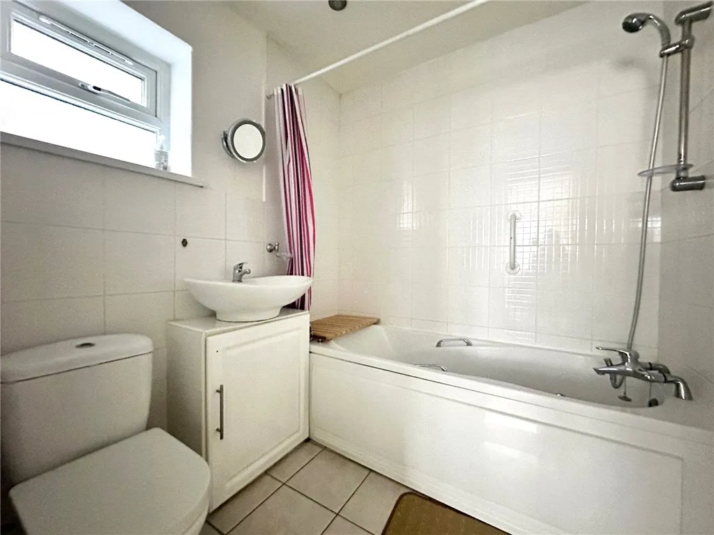 Lyndhurst Avenue, Twickenham, TW2, photo 11