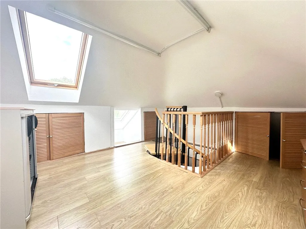 Lyndhurst Avenue, Twickenham, TW2, photo 12