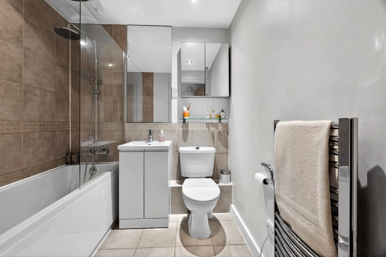Petworth Street, London, SW11, photo 8