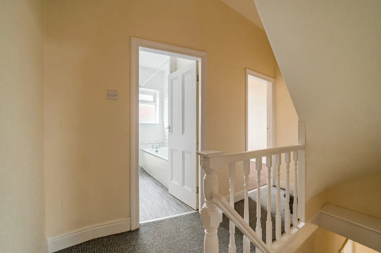 Rochdale Road, Heywood, photo 16