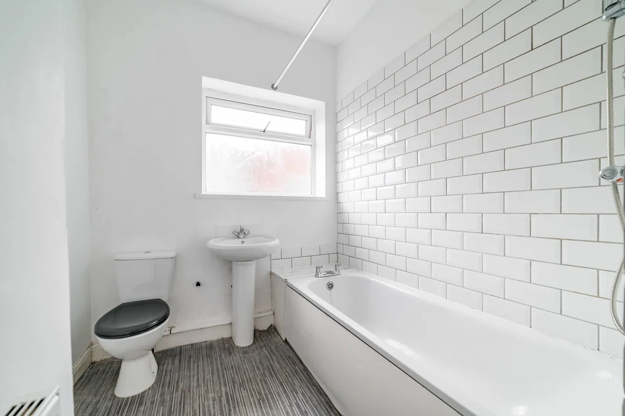 Rochdale Road, Heywood, photo 12