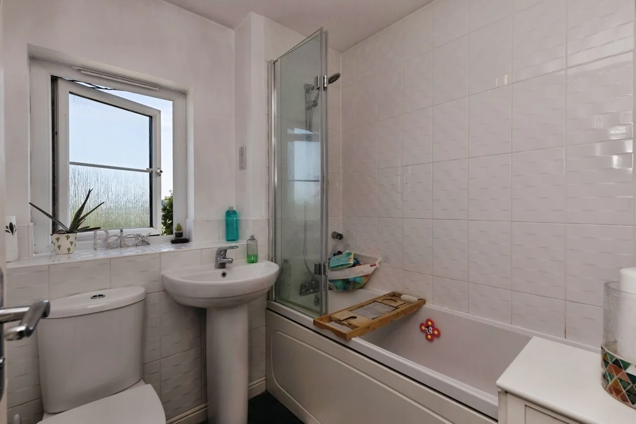 Harrolds Close, Dursley, GL11, photo 10