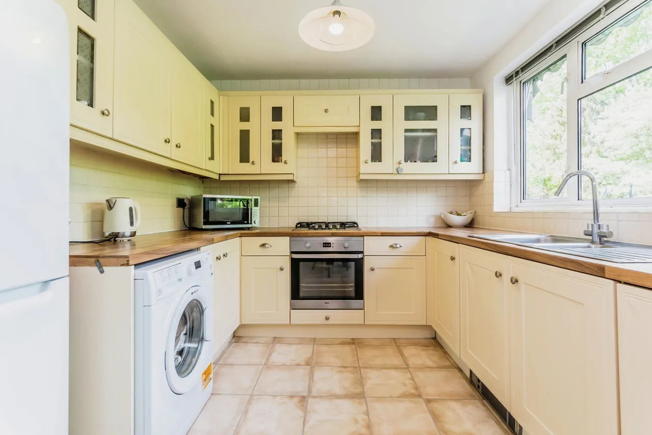 Croydon Road, Caterham, Surrey, CR3, photo 4