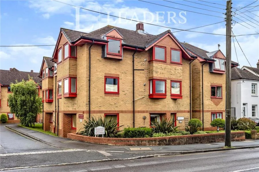 2 bed flat for sale, Franklynn Road, Haywards Heath, RH16