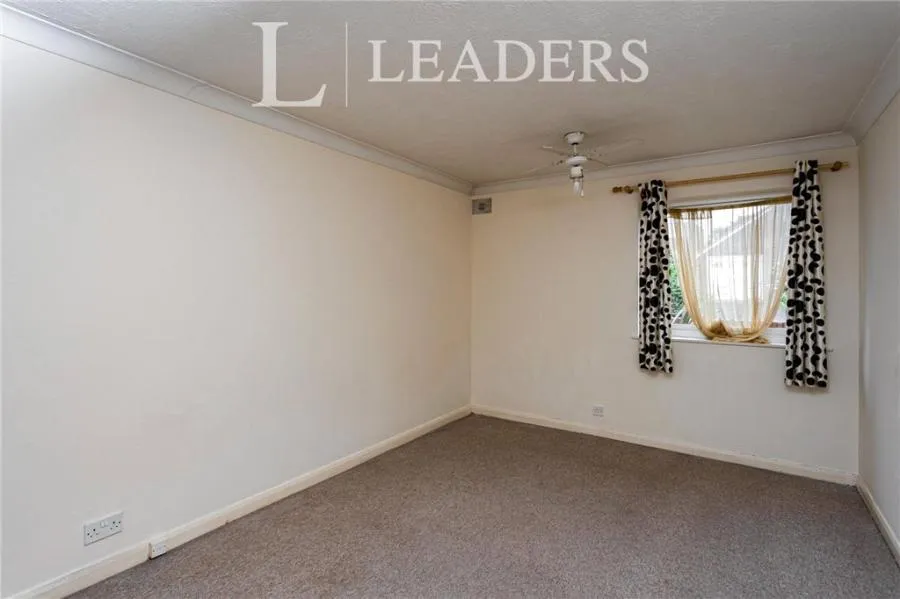 Franklynn Road, Haywards Heath, RH16, photo 2