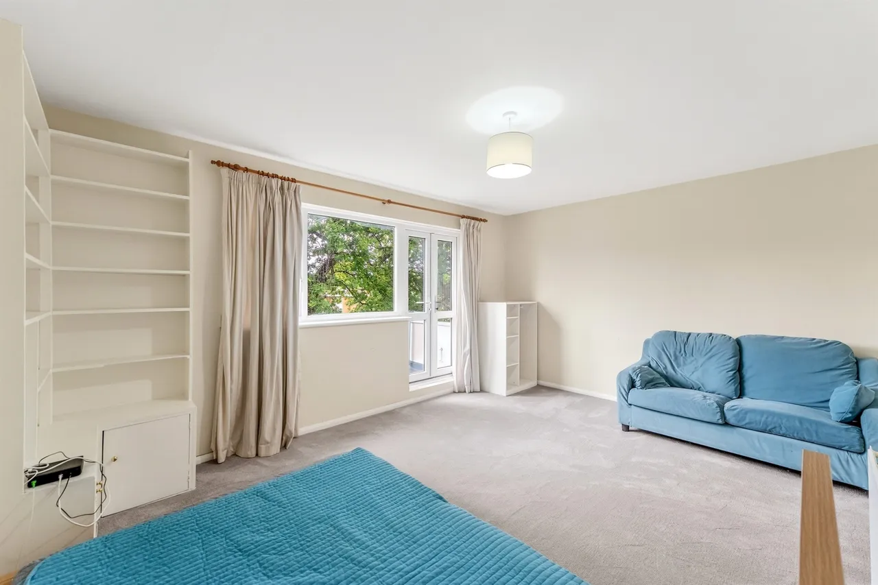 flat for sale — Smithwood Close, London