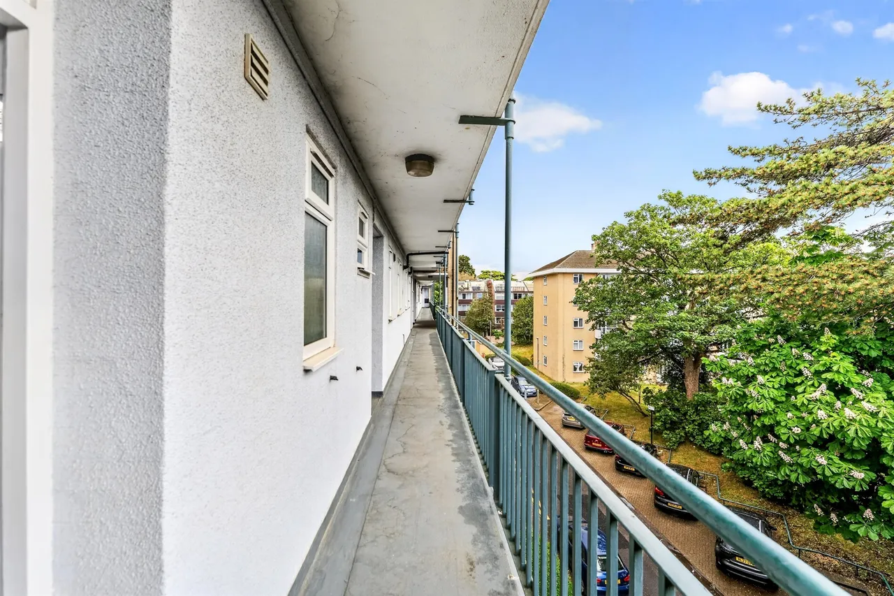 Smithwood Close, London, photo 8
