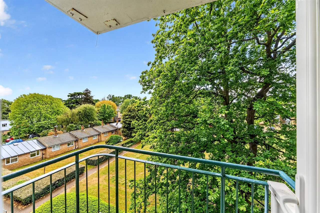 Smithwood Close, London, photo 6