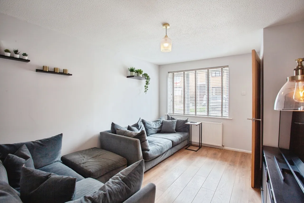 Crestwood Court, SHEFFIELD, South Yorkshire, S5, photo 3