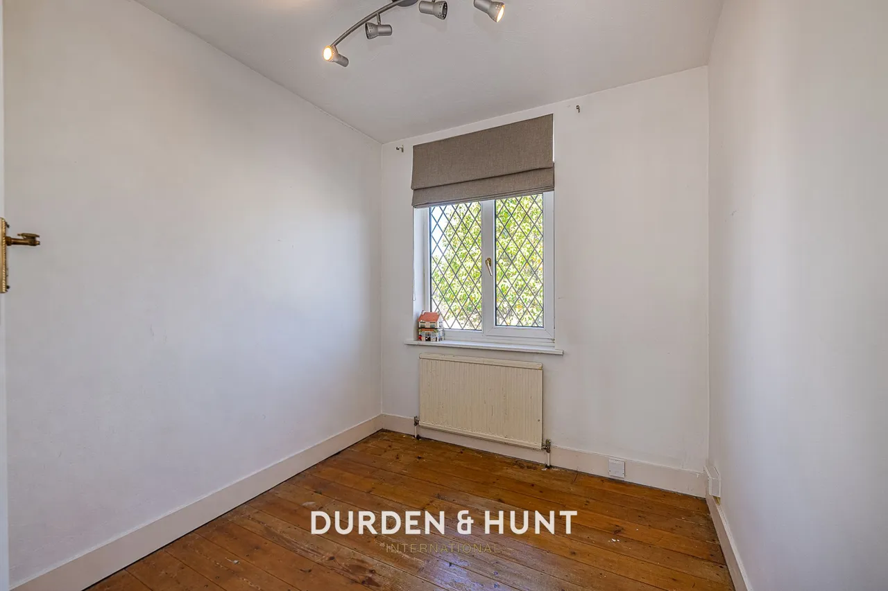 Chudleigh Crescent, Seven Kings, IG3, photo 17