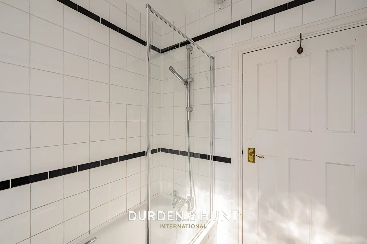 Chudleigh Crescent, Seven Kings, IG3, photo 16