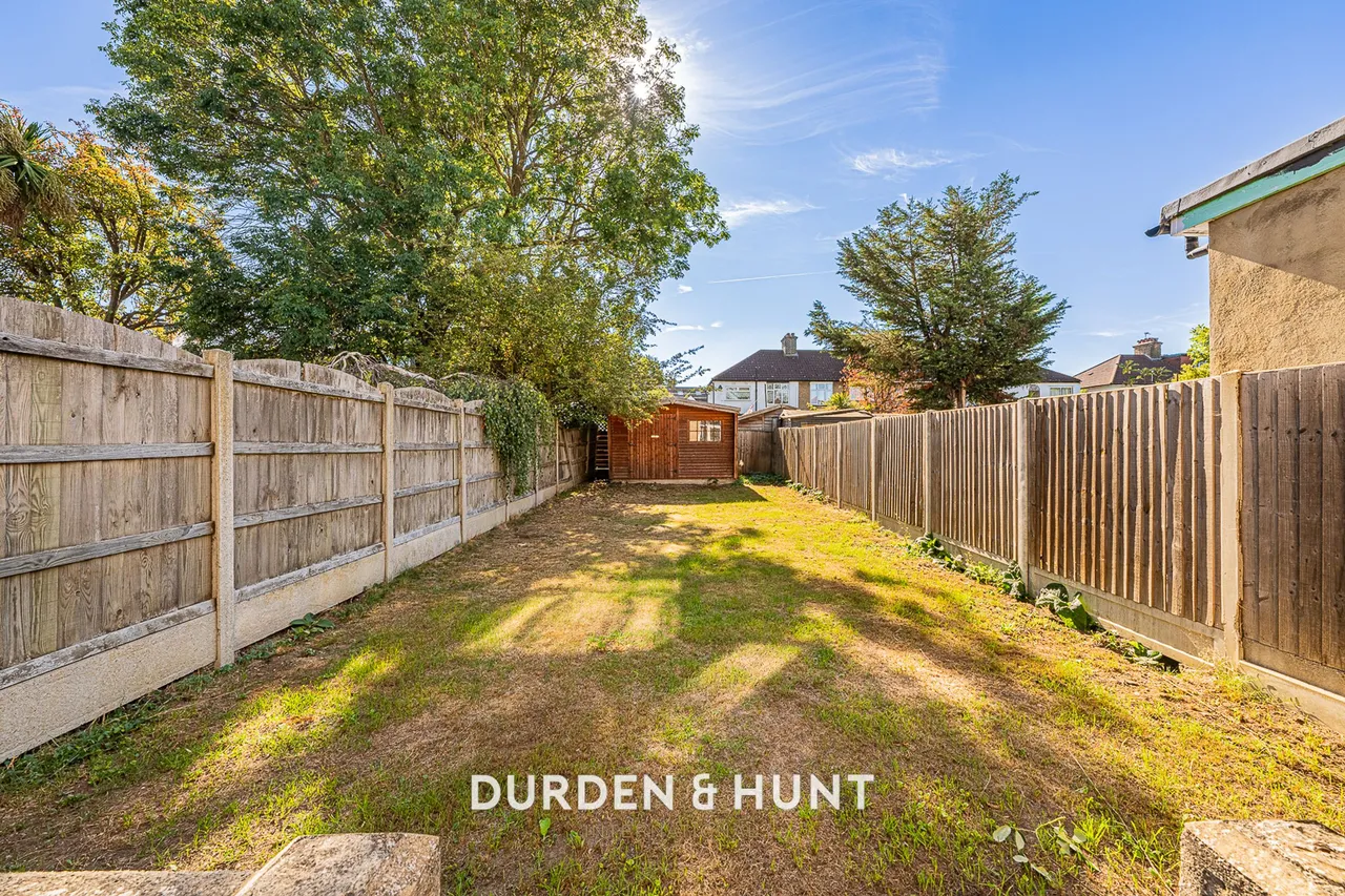Chudleigh Crescent, Seven Kings, IG3, photo 20