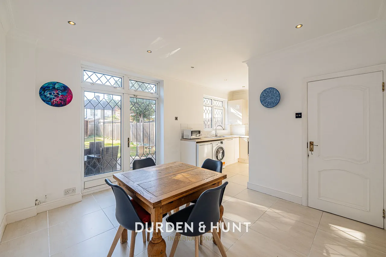 Chudleigh Crescent, Seven Kings, IG3, photo 6
