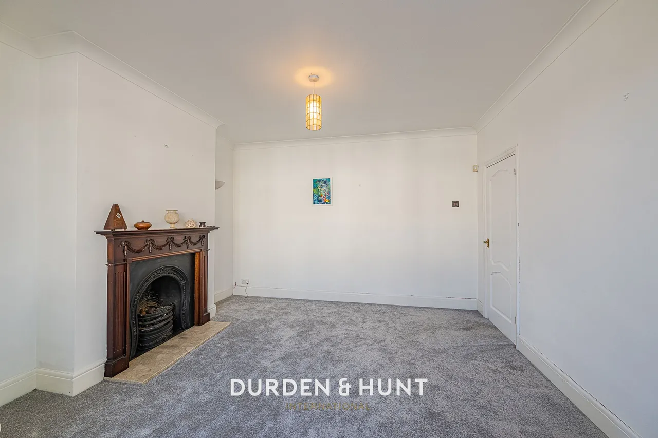 Chudleigh Crescent, Seven Kings, IG3, photo 3