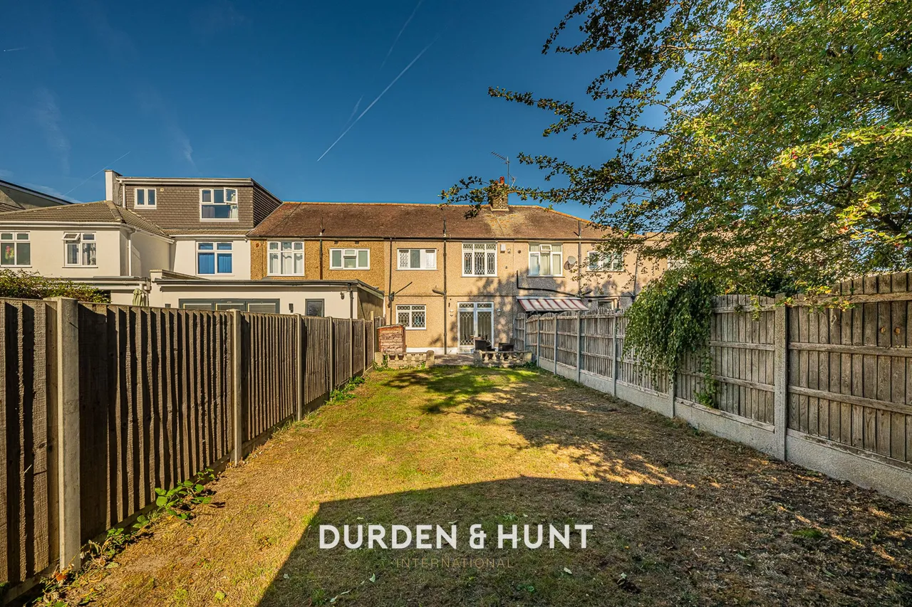 Chudleigh Crescent, Seven Kings, IG3, photo 22