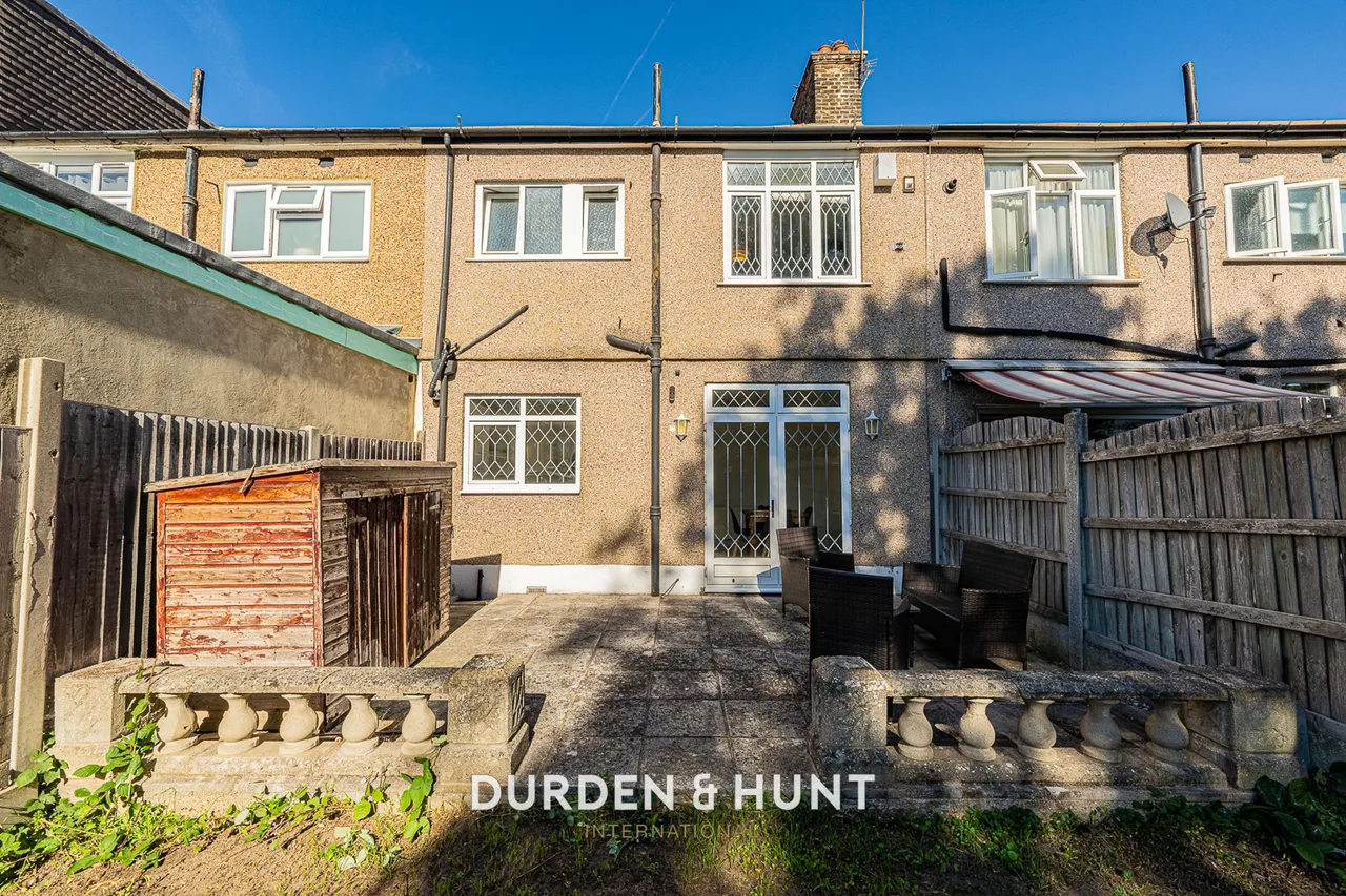 Chudleigh Crescent, Seven Kings, IG3, photo 23