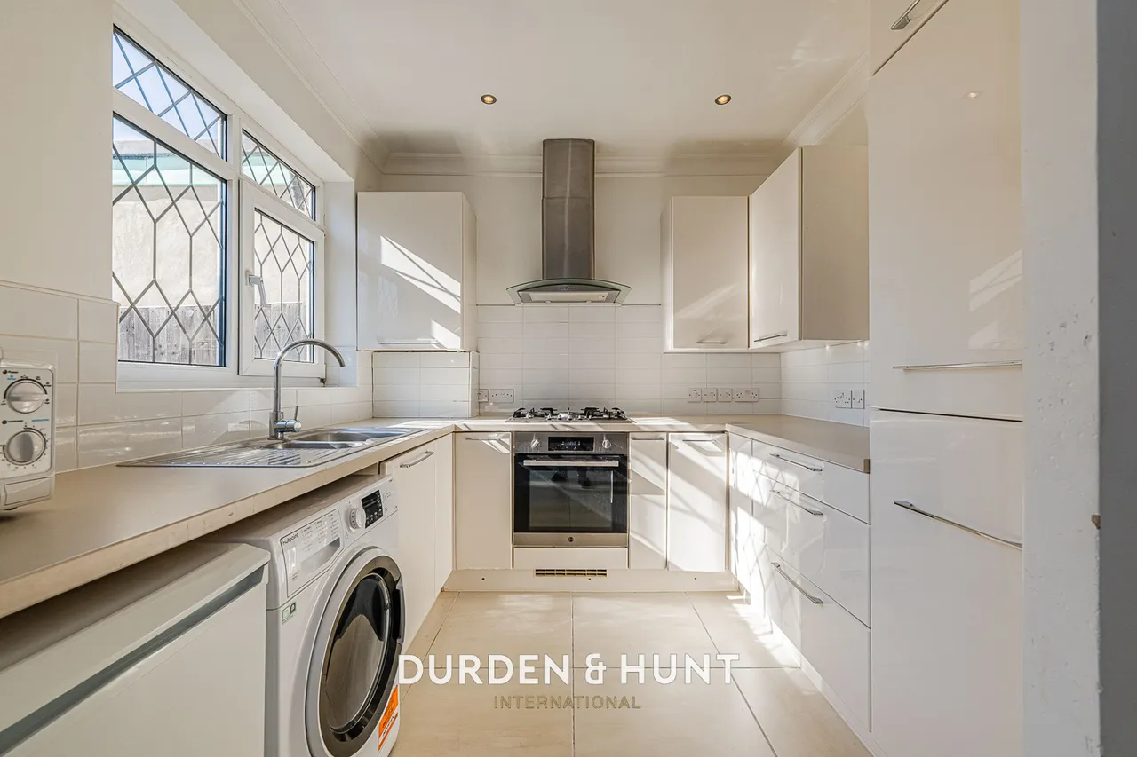 Chudleigh Crescent, Seven Kings, IG3, photo 7